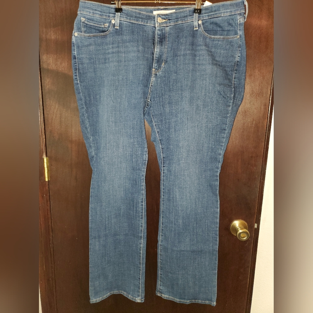 Bootcut Levis